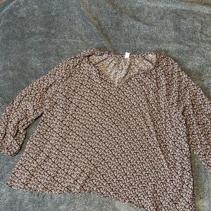 Old Navy Black and White Floral Blouse